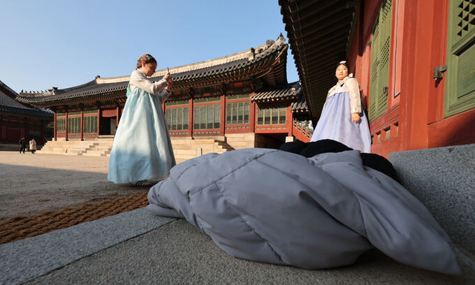 전국 흐리고 예년보다 포근한 날씨… 오후부터 비·눈