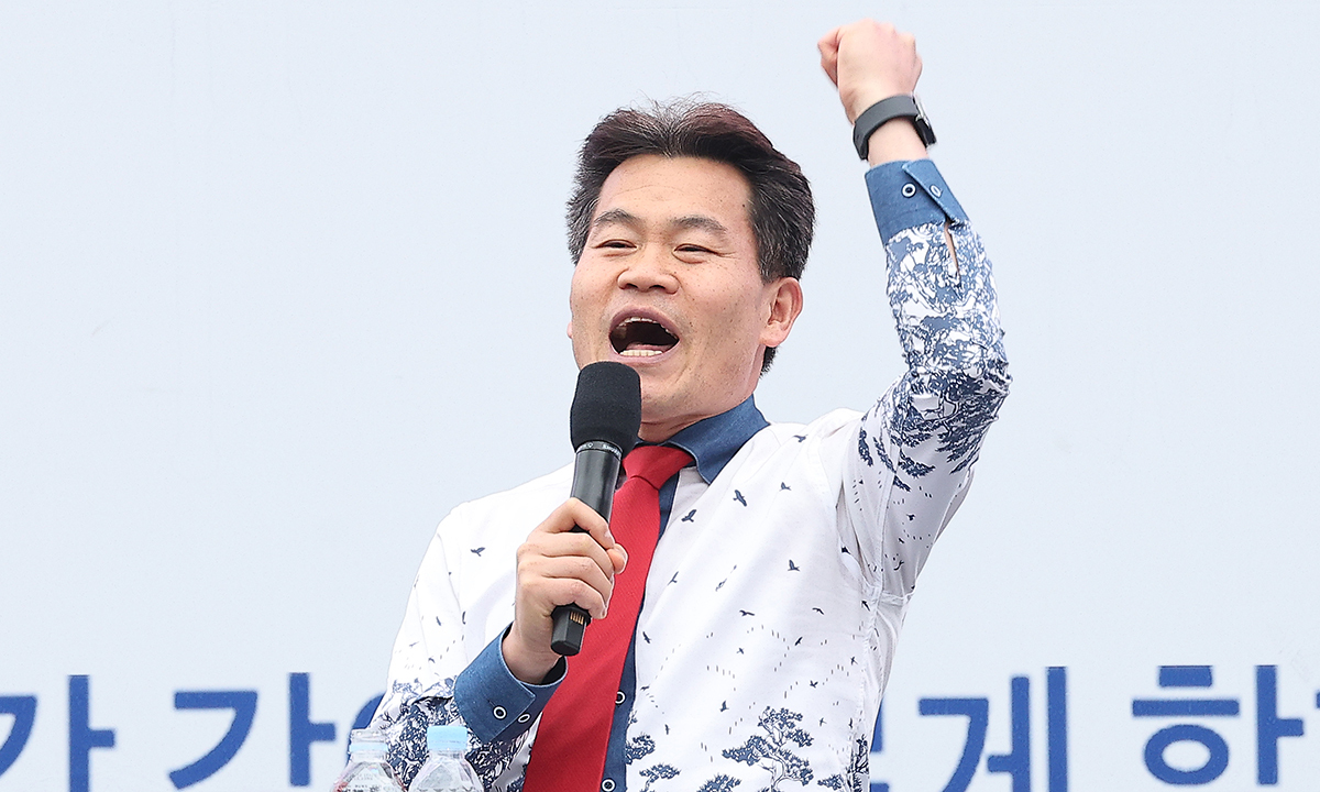 “유튜브에서 타인 아파트명 공개해도 돼?”… 챗GPT 대답은