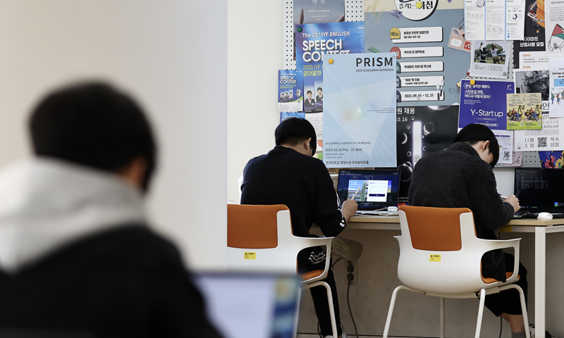 2026학년도 LEET 지원자 10년 만에↓… 로스쿨에 무슨 일?