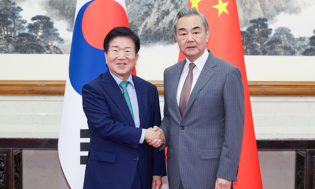 “中, 韓과의 무역적자도 기쁘게 생각”… 특사단 만난 中 상무부장, 경협 강조