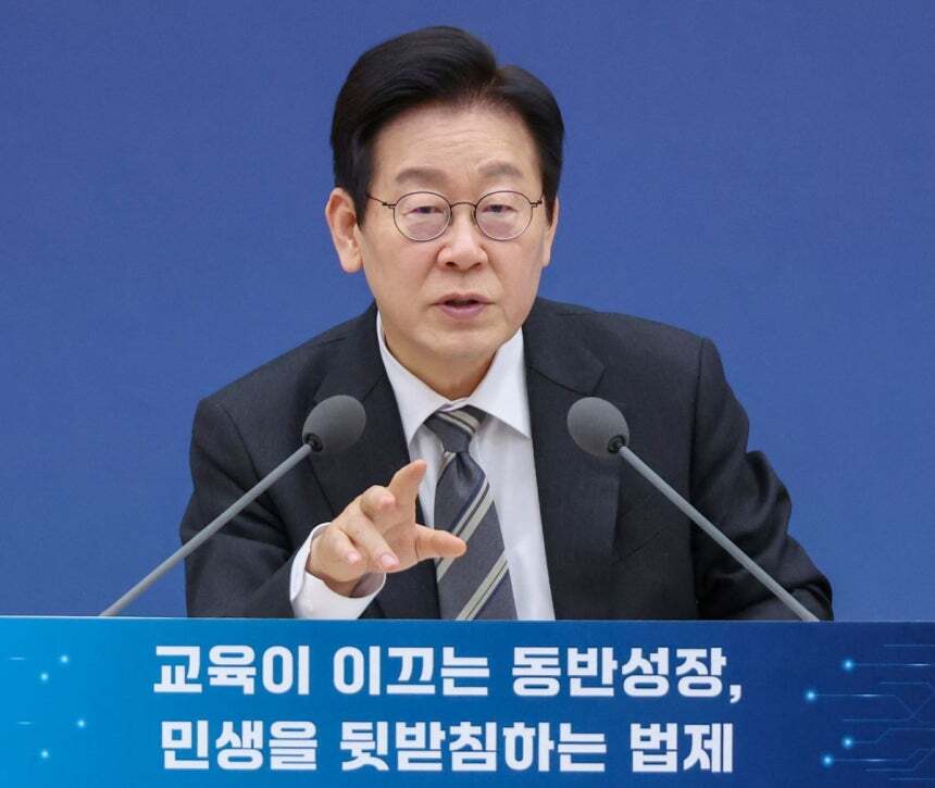 “말이 참 기십니다, 왜 자꾸 옆으로 새요”…대통령, 인천공항 사장 ‘폭풍질타’