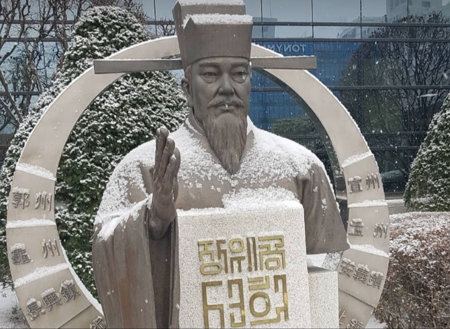 전쟁기념관에 들어선 외교관 조형물