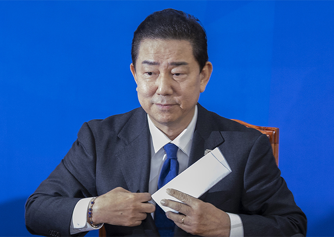 [단독] 구의회 예결위장 자리싸움…'김병기 