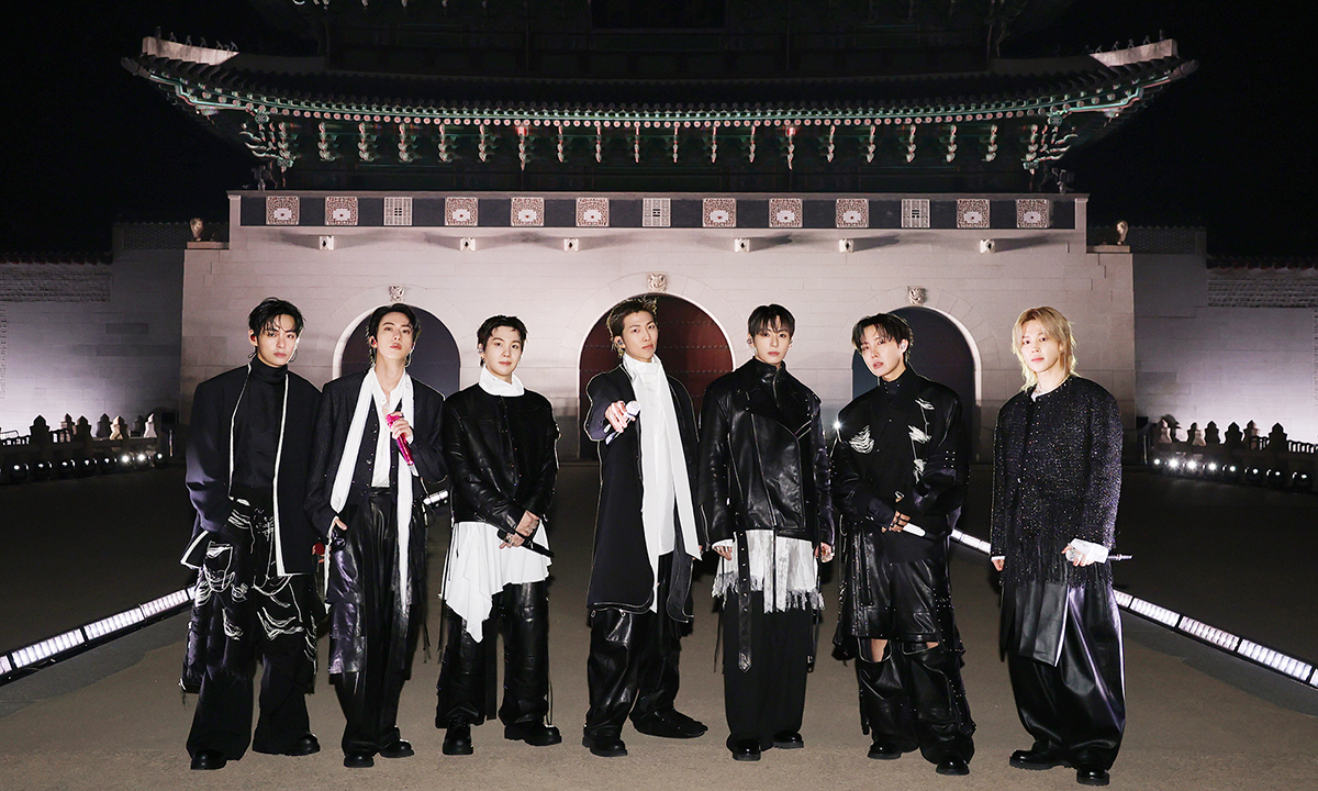 붉은 함성·촛불 대신 응원봉… ‘글로벌 무대’로 새 역사 [심층기획-BTS, K팝 새 이정표]