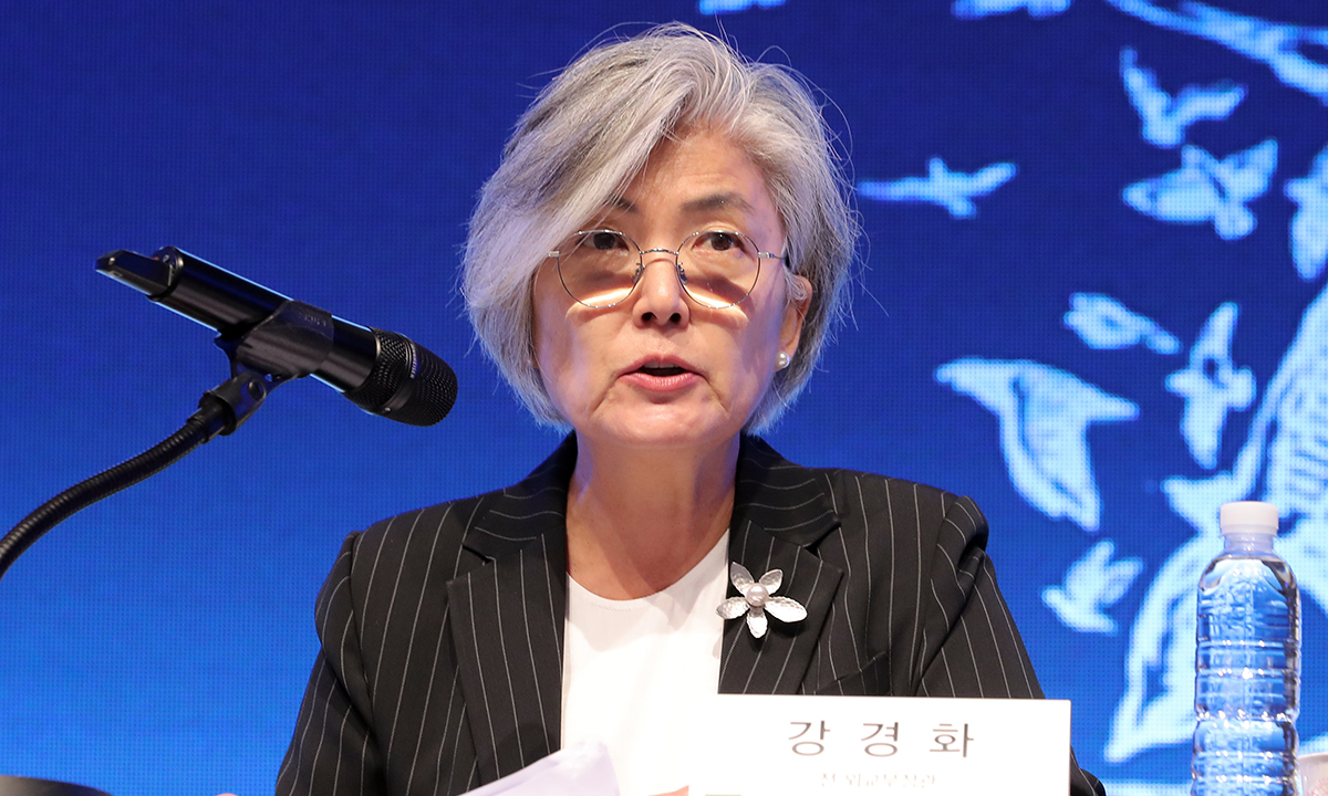 강경화 대사 귀국… 조현 장관과 한·미 현안 점검