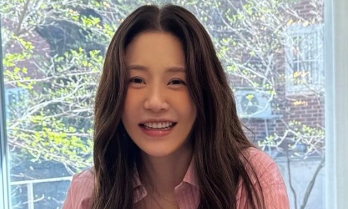 딸기에 ‘이걸’ 뿌려 먹는다고? 54세 고현정, ‘꿀피부+다이어트’ 다 잡은 ‘초간단’ 식단 [라이프+]
