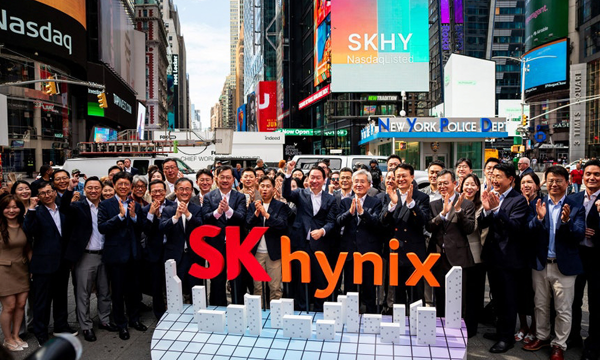 한국보다 35만원 비쌌다…SK하이닉스, 나스닥 첫날 13% 급등