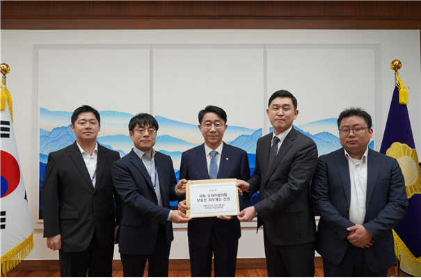 여야 보좌진협의회, 조정식 의장 만나 처우 개선 건의