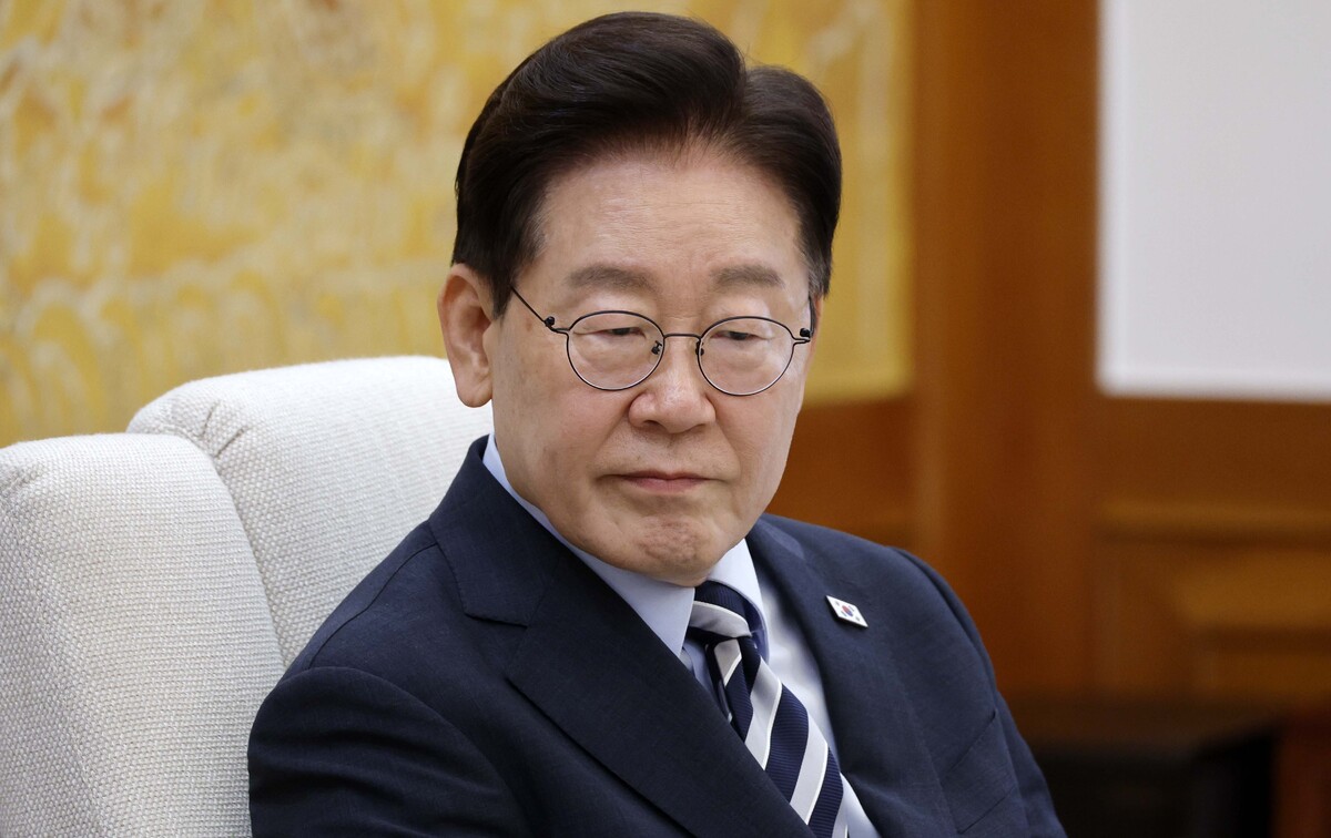 李대통령 “임신중지약 불법거래 의존해 위험… 단계적 도입”