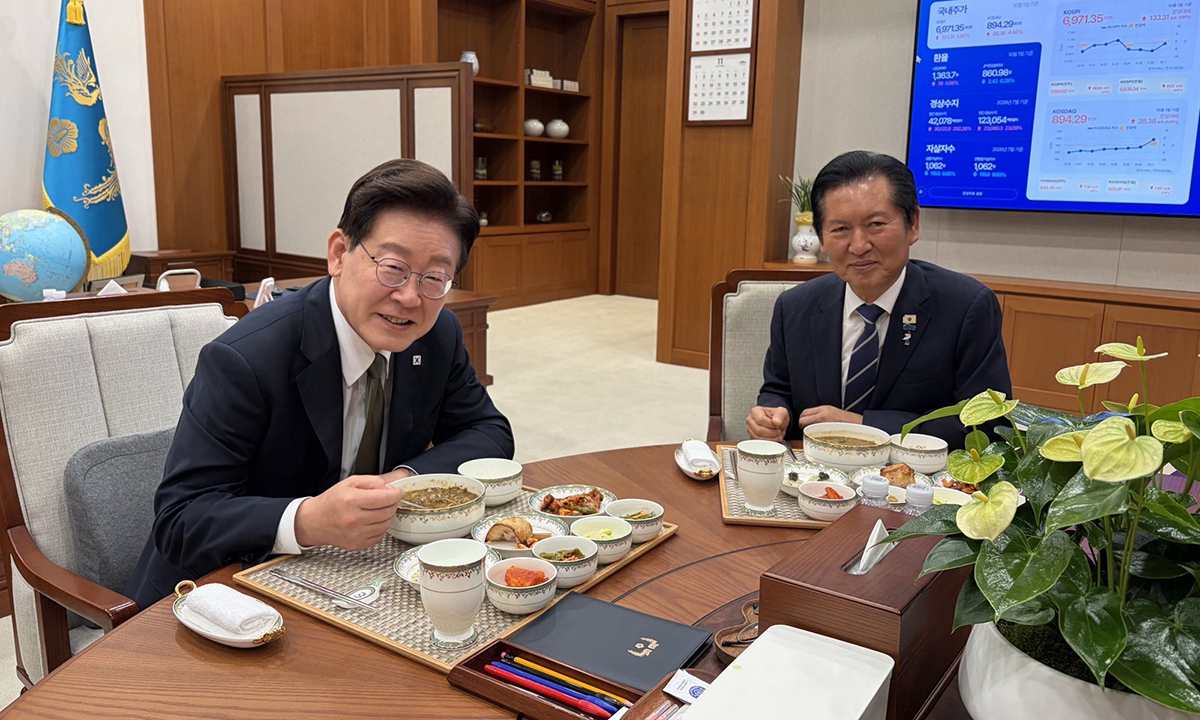 李대통령, 정청래 전 대표와 4시간 만찬…“진솔한 대화 나눠”
